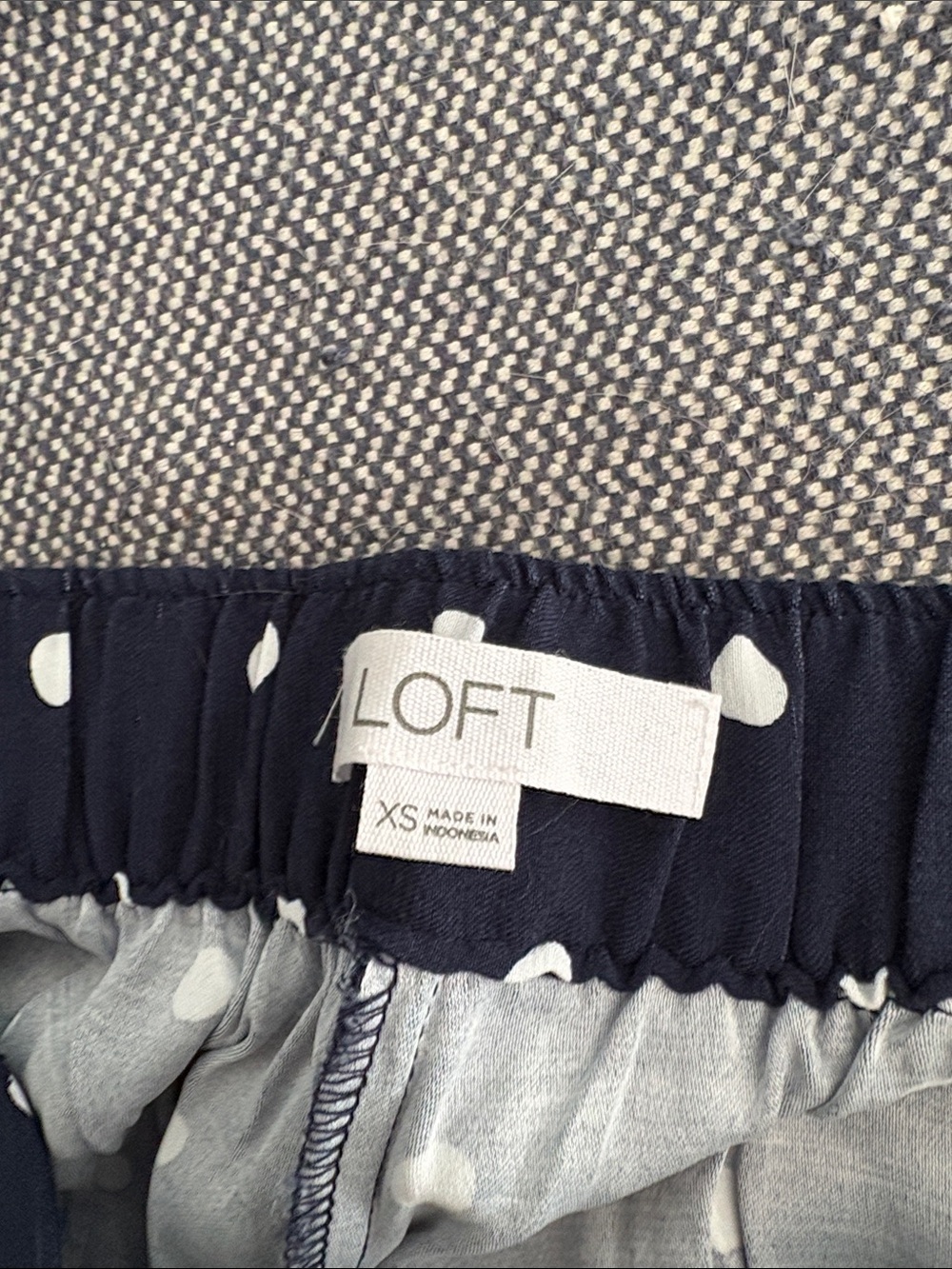 LOFT Navy Polk Dot Elastic Waist Slacks .. lightweight .